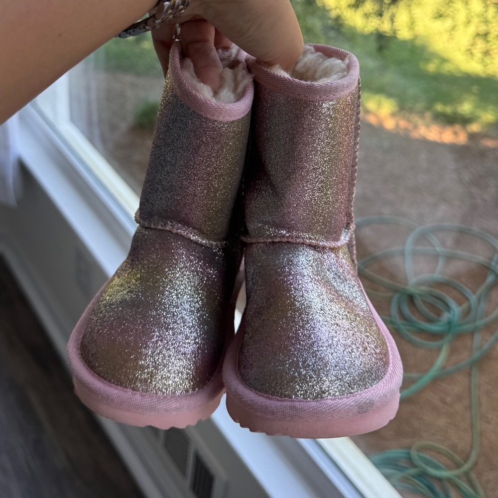 UGG Sparkly Pink Boots 7c - Picture 4 of 5